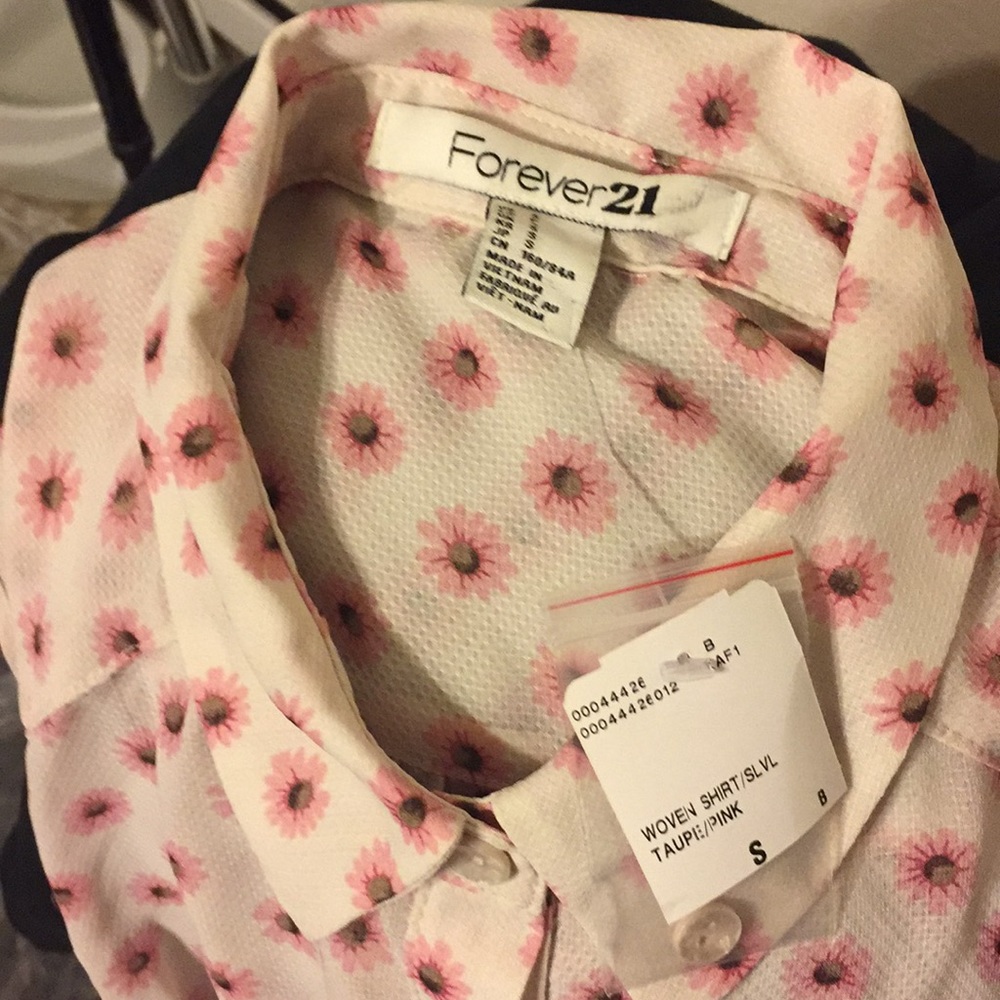 3 for $23 Forever 21 sleeveless blouse - Picture 4 of 4